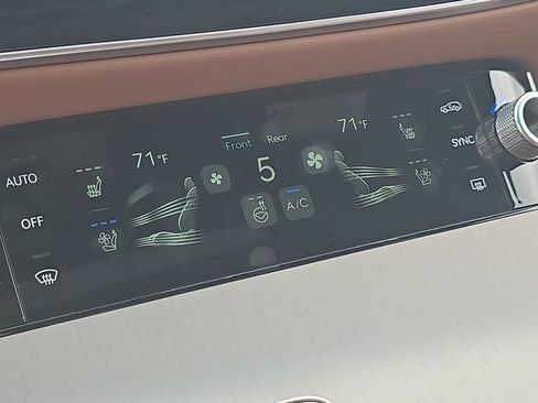 New 2026 Genesis GV70 2.5T Advanced AWD/4WD image 24
