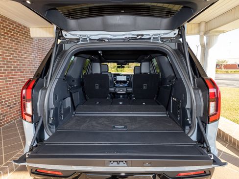 New 2025 Ford Expedition Platinum w/ Stealth Performance Package image 36