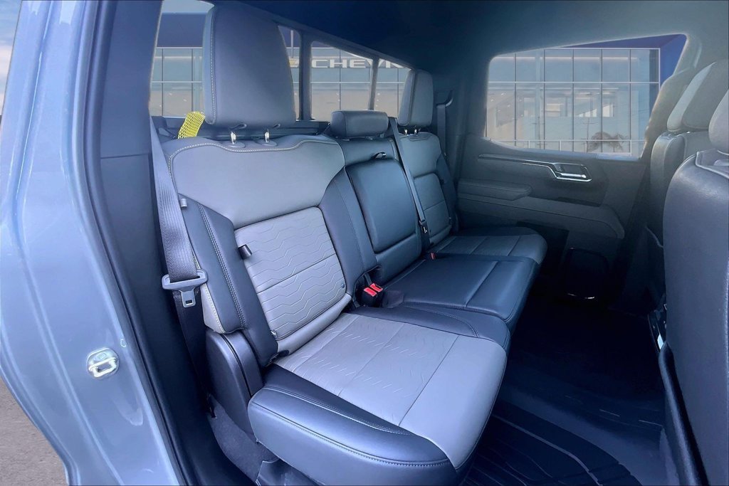 Used 2024 Chevrolet Silverado 1500 ZR2 w/ Technology Package AWD/4WD image 21