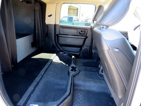 Used 2019 RAM 3500 Tradesman w/ Chrome Appearance Group image 16