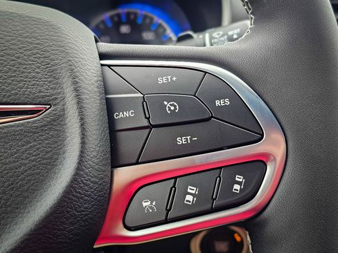 New 2026 Chrysler Pacifica Select image 20