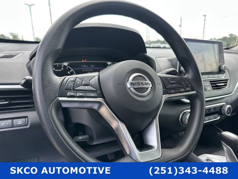 Used 2022 Nissan Altima 2.5 SV image 18