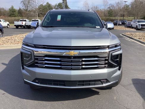 New 2026 Chevrolet Suburban Premier AWD/4WD image 4