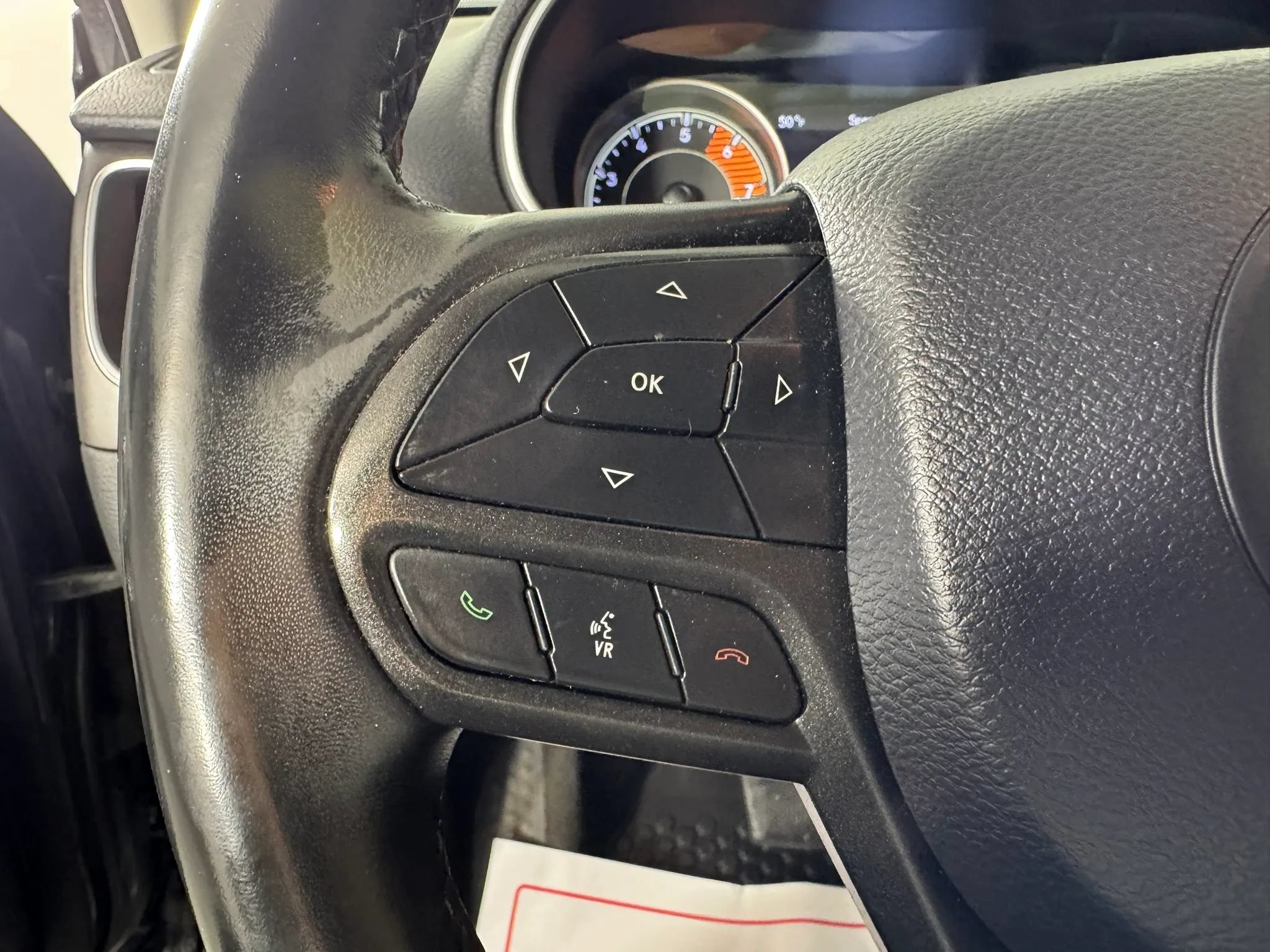 Used 2019 Jeep Cherokee Trailhawk AWD/4WD image 15