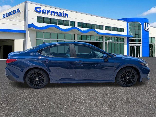 Used 2025 Toyota Camry SE w/ Convenience Package FWD image 4