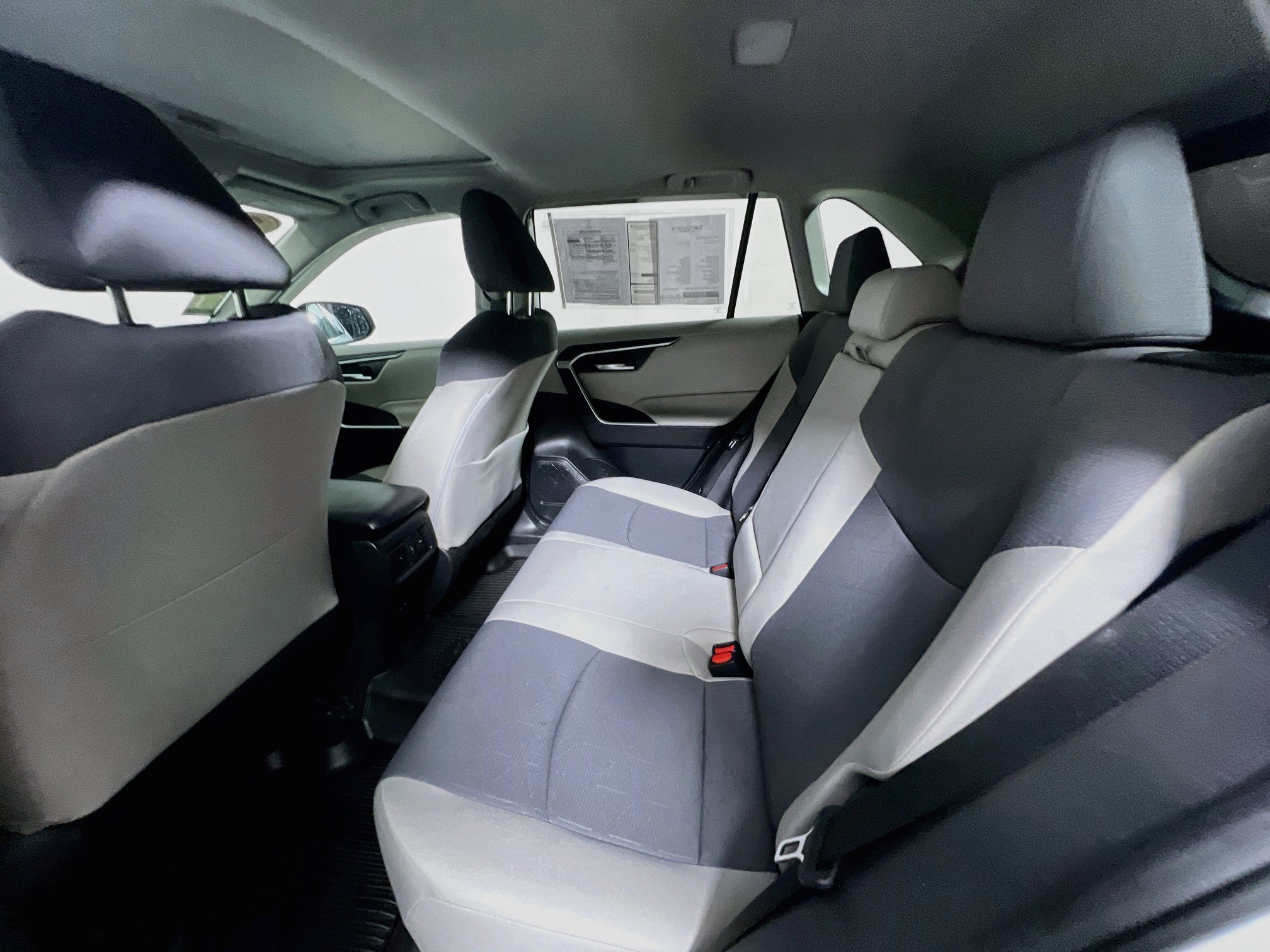 Used 2025 Toyota RAV4 XLE w/ Convenience Package FWD image 28