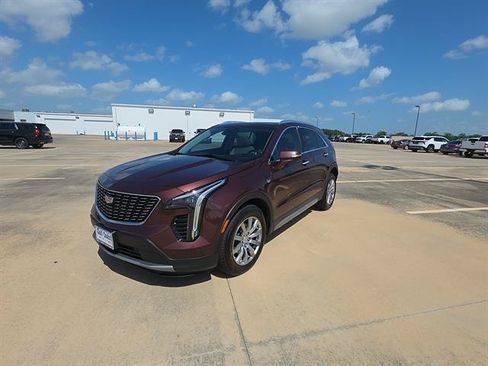 Used 2023 Cadillac XT4 Premium Luxury w/ Technology Package FWD image 1