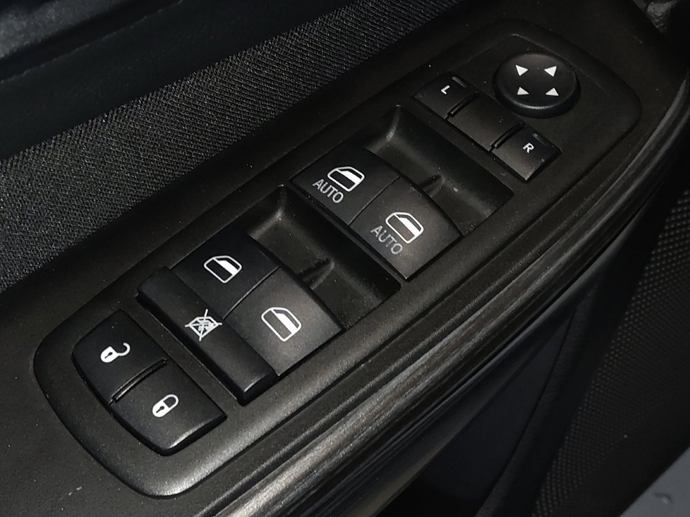 Used 2014 Jeep Cherokee Latitude w/ Comfort/Convenience Group AWD/4WD image 27