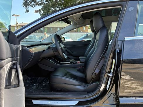 Used 2019 Tesla Model 3 Mid Range RWD image 9