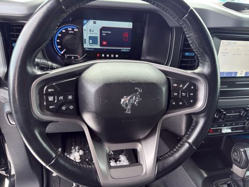 Used 2022 Ford Bronco Black Diamond w/ Sasquatch Package image 14