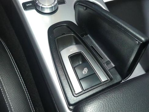 Used 2014 Mercedes-Benz SLK 250 image 38
