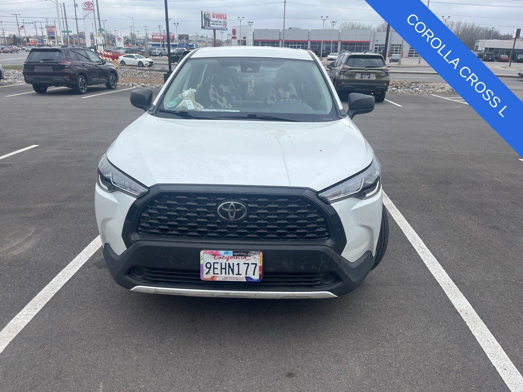 Used 2022 Toyota Corolla Cross L FWD image 2