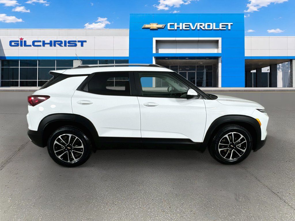 Used 2025 Chevrolet TrailBlazer LT FWD image 8