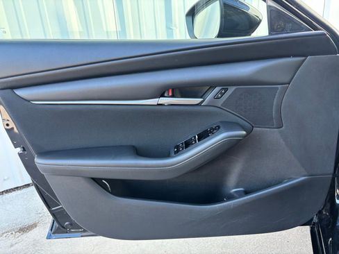 Used 2020 MAZDA MAZDA3 Sedan image 10