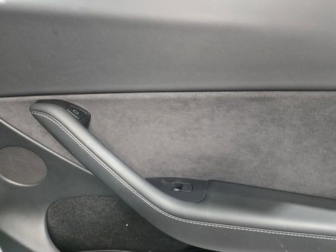 Used 2023 Tesla Model Y 2WD image 8