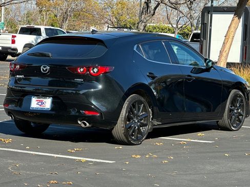 Used 2025 MAZDA MAZDA3 2.5 S Hatchback w/ Premium Pkg image 4