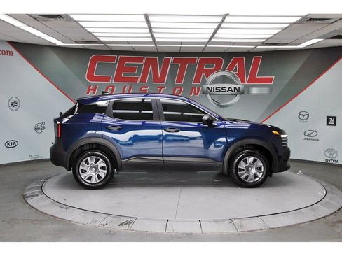 Used 2026 Nissan Kicks S w/ Charging Package FWD image 5