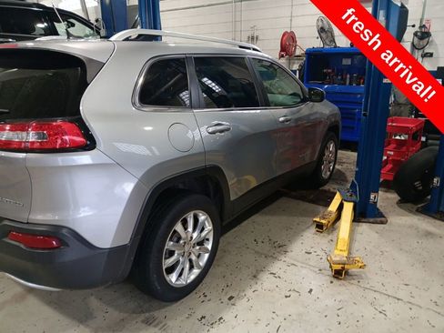 Used 2015 Jeep Cherokee Limited image 3