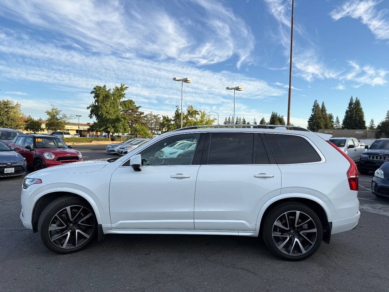 Used 2019 Volvo XC90 T6 Momentum w/ Advanced Package AWD/4WD image 4