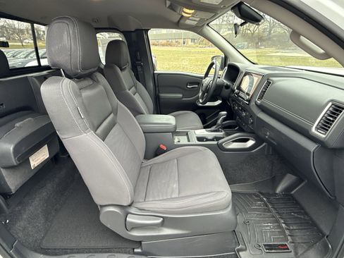 Used 2022 Nissan Frontier SV image 27