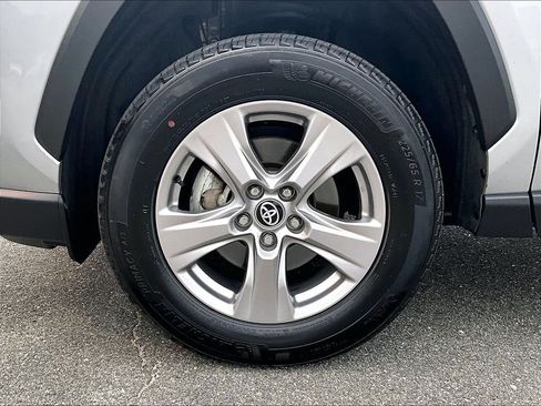 Used 2025 Toyota RAV4 XLE AWD/4WD image 7