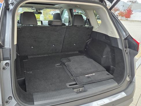 Used 2021 Nissan Rogue SL w/ Premium Package image 22