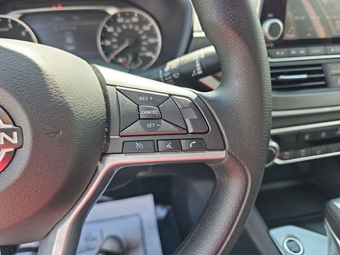 Used 2025 Nissan Altima 2.5 SV image 22