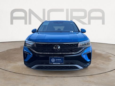 Certified 2023 Volkswagen Taos SE w/ Panoramic Sunroof Package image 4