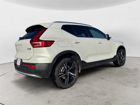 Certified 2025 Volvo XC40 B5 Core image 31