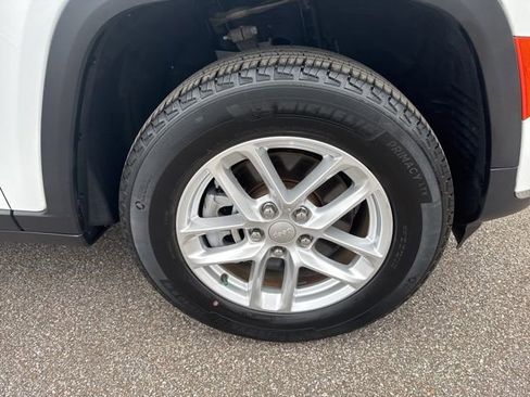 Used 2022 Jeep Grand Cherokee L Laredo w/ Luxury Tech Group I image 13