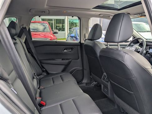 Certified 2024 Nissan Rogue SV w/ SV Premium Package image 14