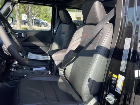 New 2026 Jeep Wrangler Unlimited Rubicon AWD/4WD image 15
