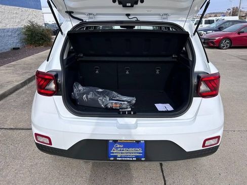 New 2026 Hyundai Venue SEL FWD image 5