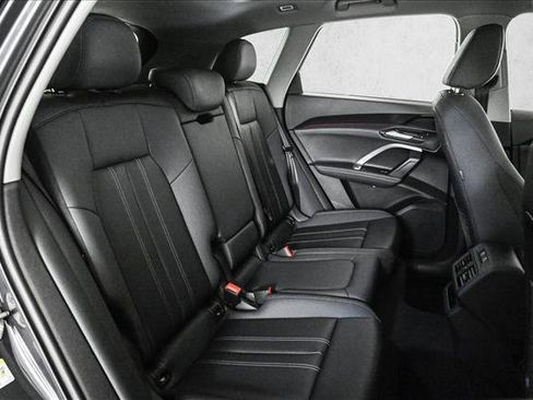 Certified 2025 Audi Q5 Premium w/ Convenience Package image 21