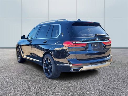 Used 2022 BMW X7 xDrive40i w/ Premium Package image 3