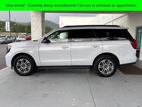 Used 2025 Ford Expedition Active RWD image 24