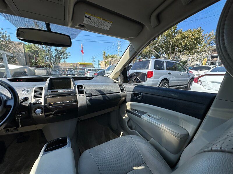 Used 2007 Toyota Prius Touring w/ Pkg 6 Touring Edition FWD image 14