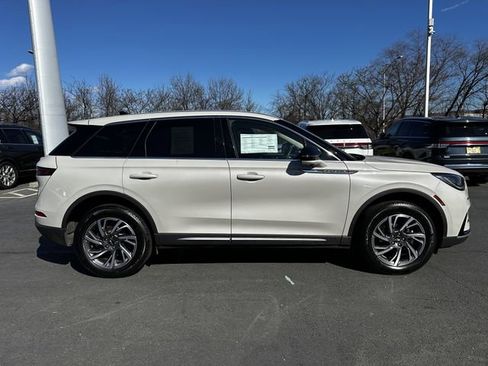 Certified 2024 Lincoln Corsair Premiere w/ Equipment Group 101A image 4