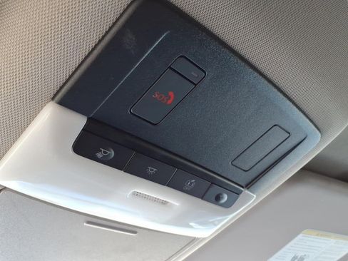 Used 2025 Nissan Rogue SV AWD/4WD image 18