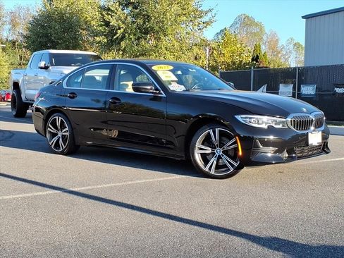 Used 2022 BMW 330i xDrive Sedan w/ Premium Package image 2
