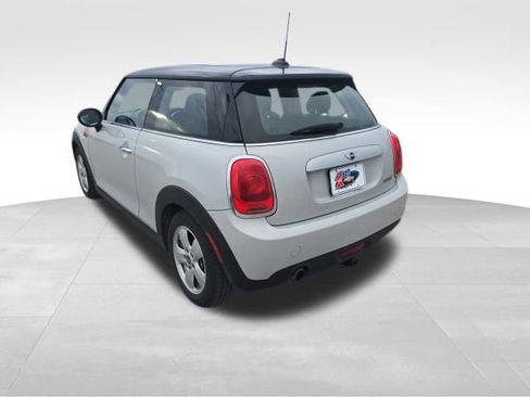 Used 2015 MINI Cooper 2-Door Hardtop image 4
