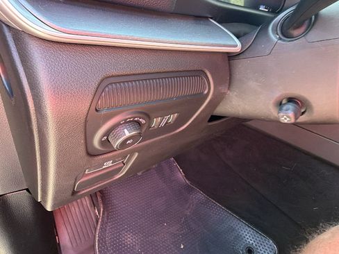 Certified 2025 Jeep Wagoneer 4WD w/ Convenience Group I image 27
