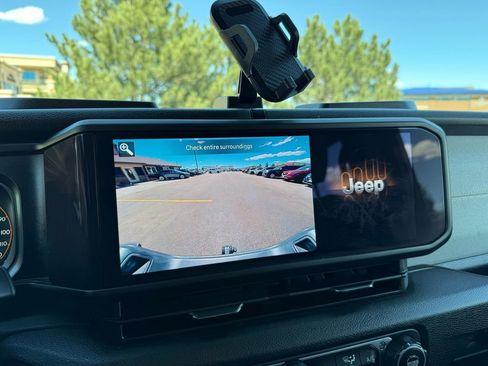 Used 2024 Jeep Gladiator Sport image 47