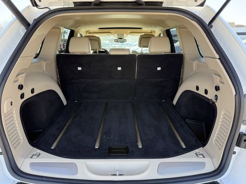 Used 2017 Jeep Grand Cherokee Limited image 31