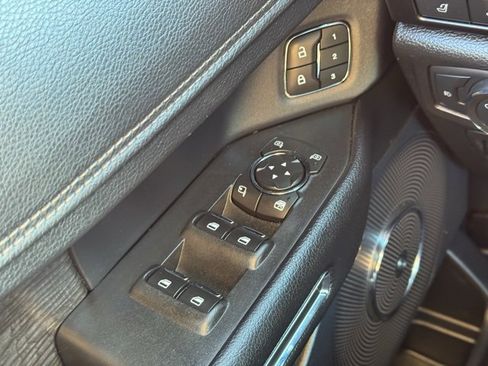 Used 2020 Ford Expedition Limited image 22