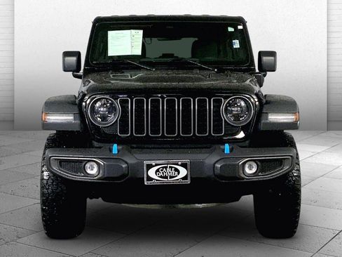 Used 2025 Jeep Wrangler Unlimited Rubicon 4xe w/ Convenience Group AWD/4WD image 2