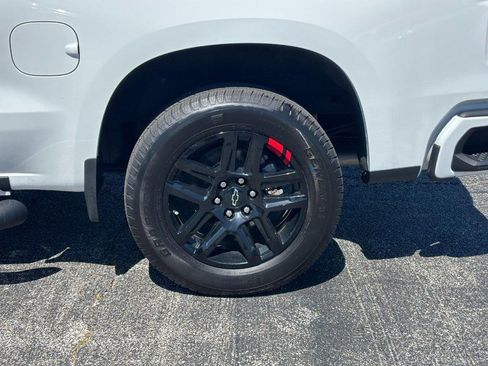 Certified 2023 Chevrolet Silverado 1500 RST w/ Redline Edition AWD/4WD image 9