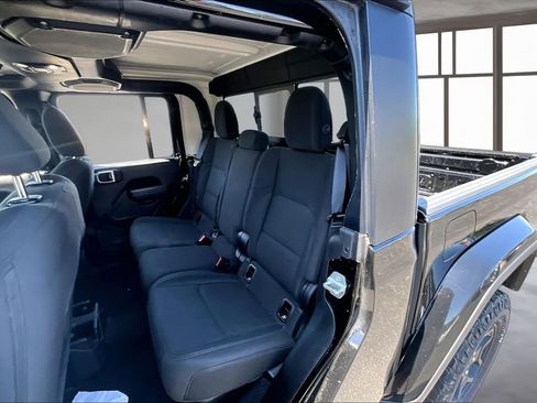 Used 2022 Jeep Gladiator Sport AWD/4WD image 24
