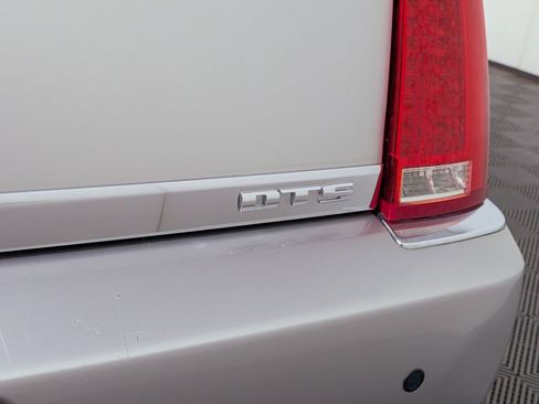 Used 2008 Cadillac DTS w/ Sun And Navigation Package image 11