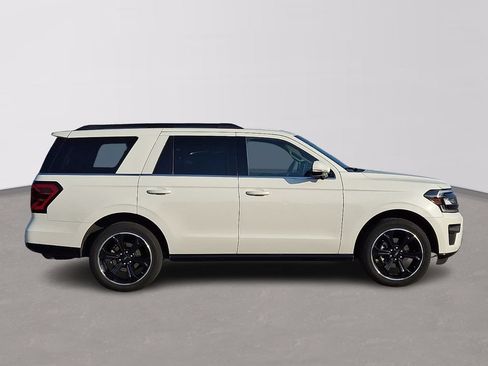 Certified 2024 Ford Expedition Limited AWD/4WD image 7